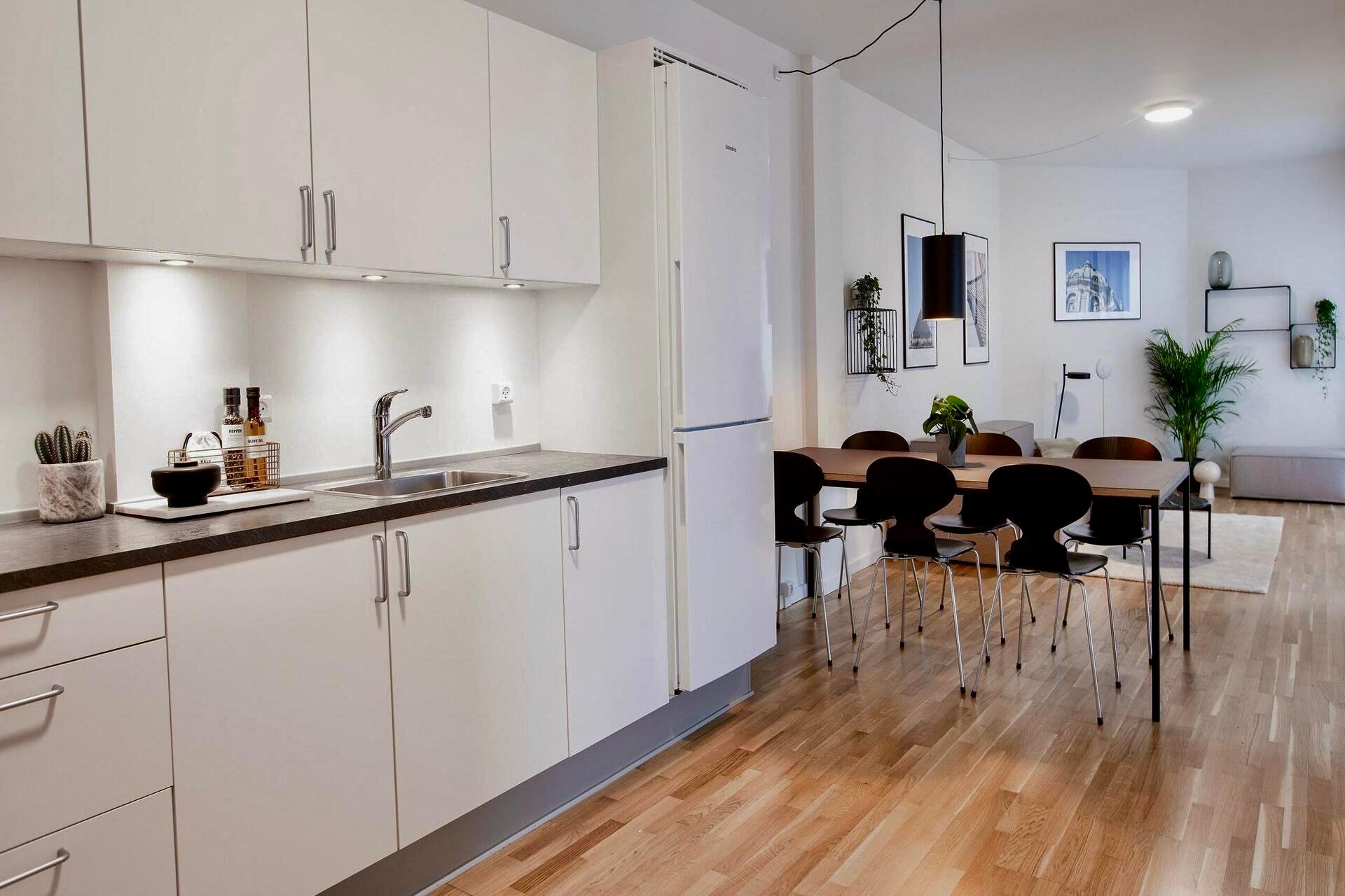 A kitchen found in Movinn Coliving apartments